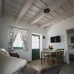 Borostyan Porta Apartmán Lesencetomaj