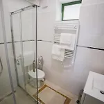 Borostyan Porta *