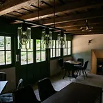 Borostyan Porta * Lesencetomaj