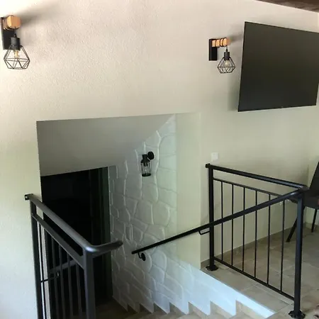 Borostyán Porta *