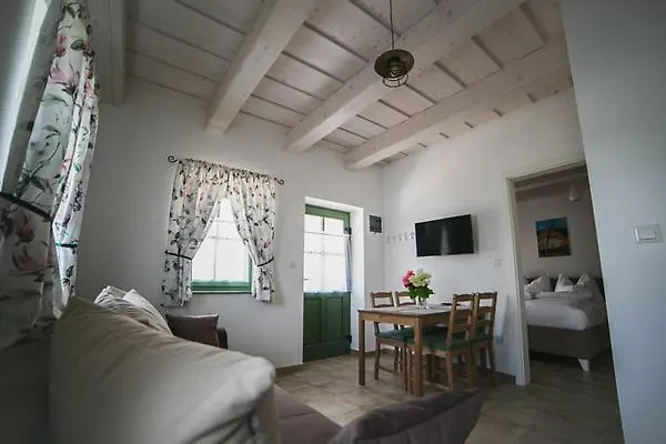 Borostyan Porta Appartement Lesencetomaj